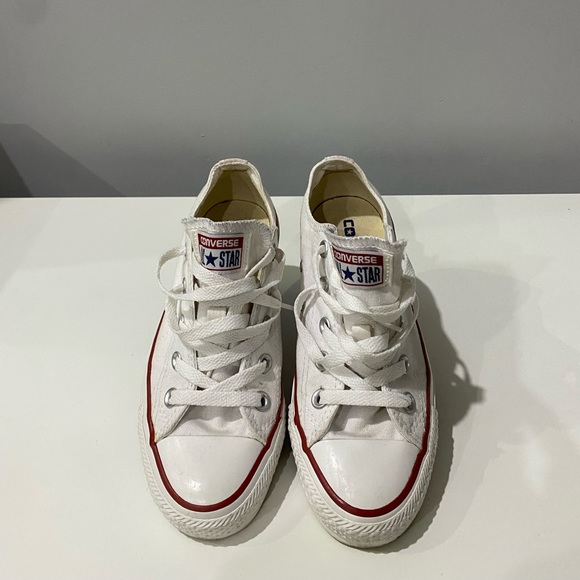 Authentic Chuck Taylor All Star: Low Top - Picture 1 of 4